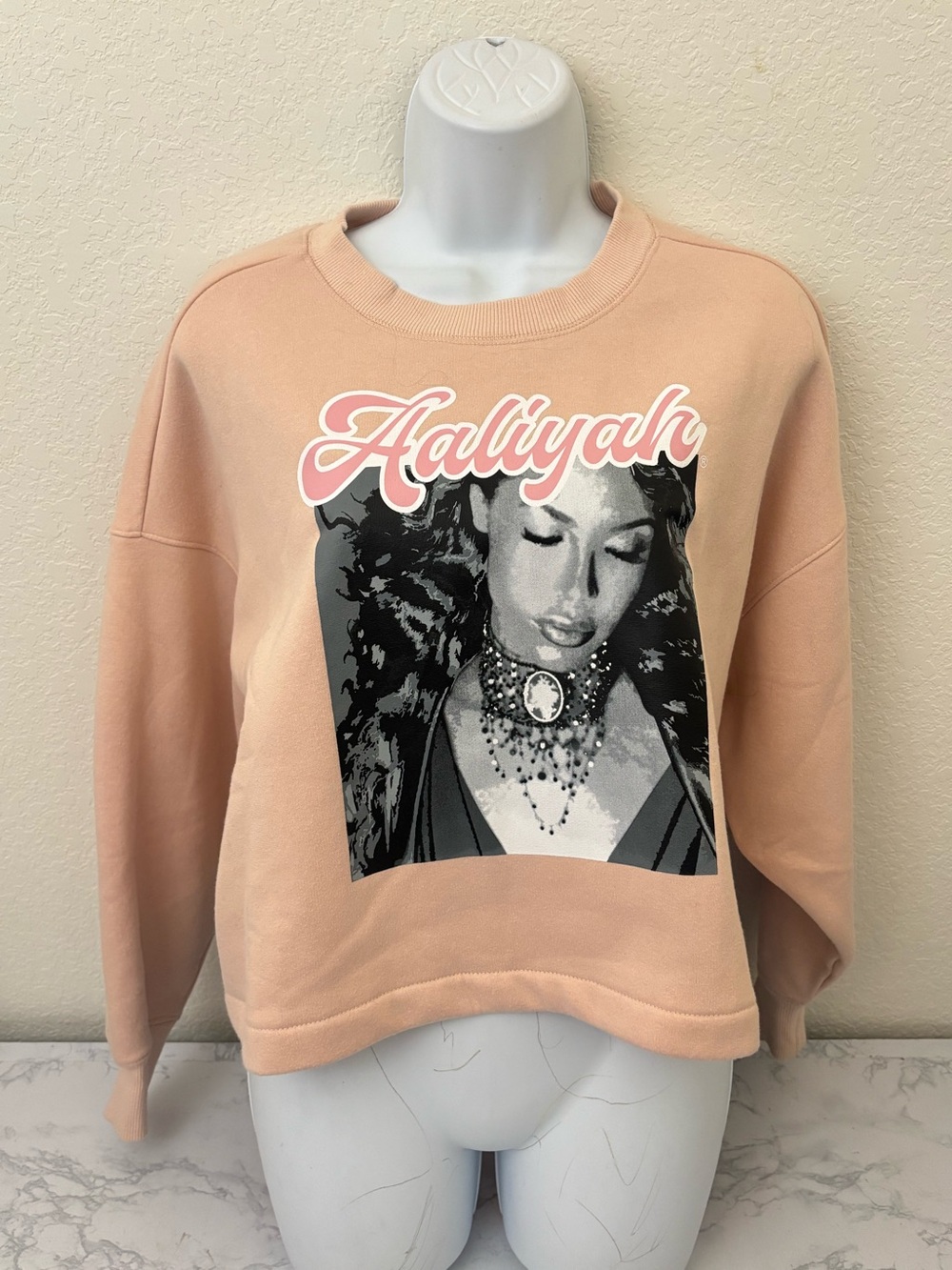 Aaliyah Sweatshirt Women’s Size L Orange Graphic Print Crew Neck Long Sleeve